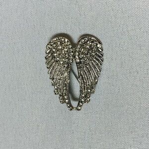 ⭐️ Feathered Angel Wings Rhinestone Embellished Heart Brooch Pin
